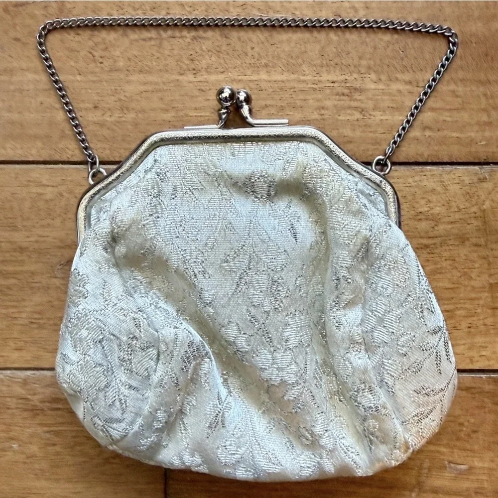 VTG 60s MCM Ivory Fabric Silver Jacquard Wedding Clutch Purse Kiss Clasp 6x6